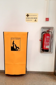 Evac-Chairs-fuer-den-Feueralarm-befinden-sich-in-allen-mit-dem-Rollstuhl-erreichbaren-Stockwerken-1